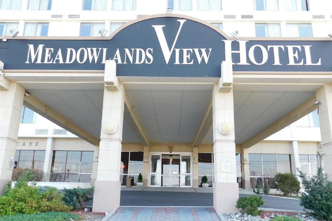 Ramada By Wyndham North Bergen Hotel Exterior foto